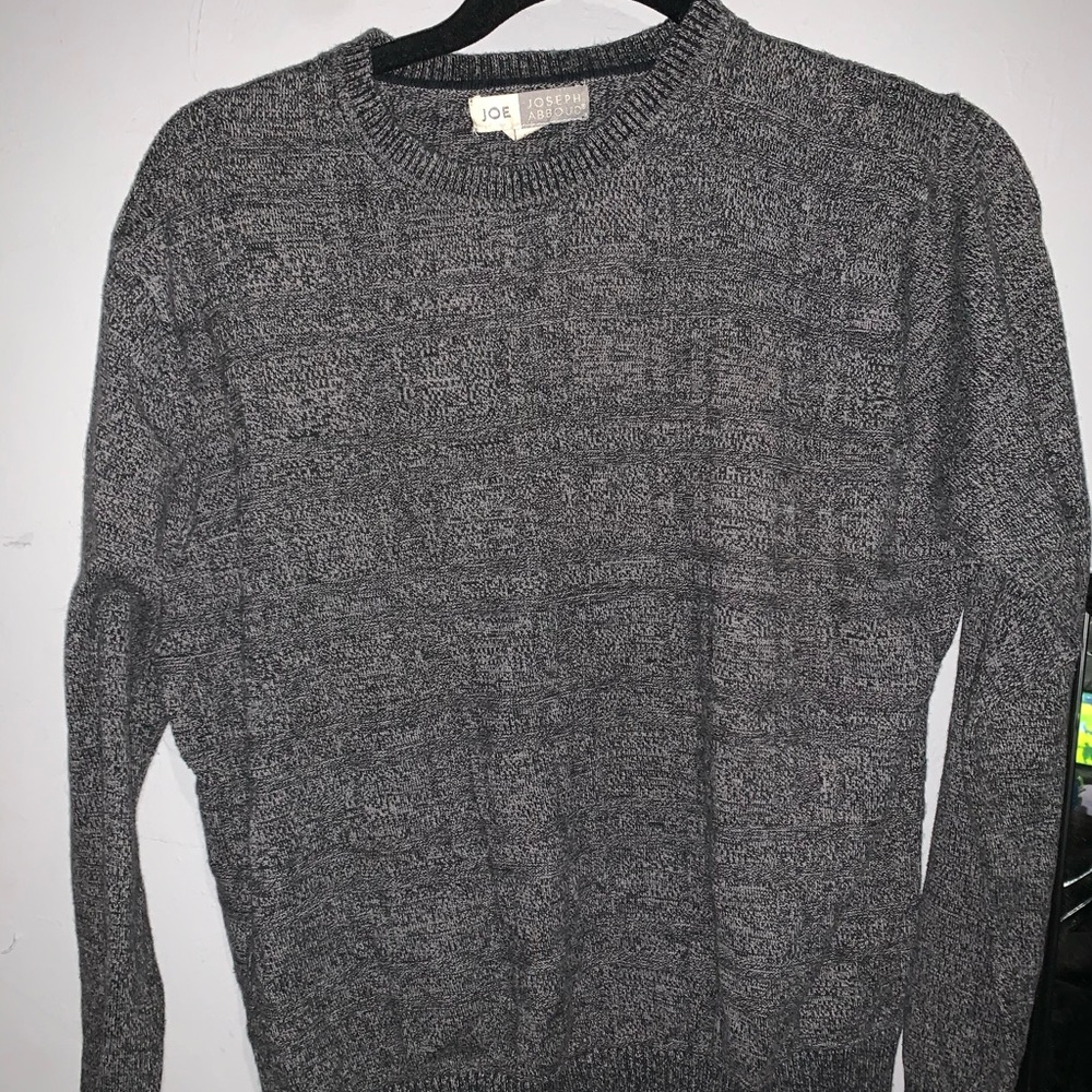 A light pull over sweater